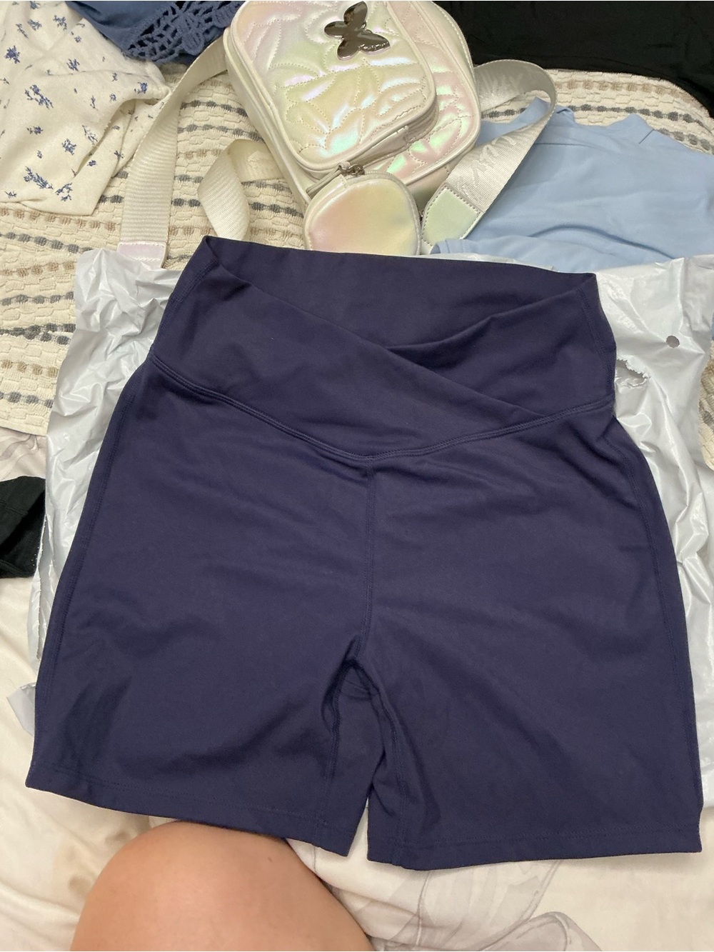 HALARA High-Rise V-Waist Bike Shorts - navy blue